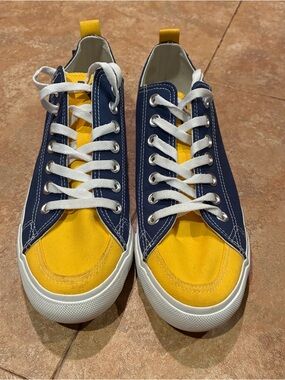 West Virginia University Yellow & Navy Canvas Low-Top Sneakers